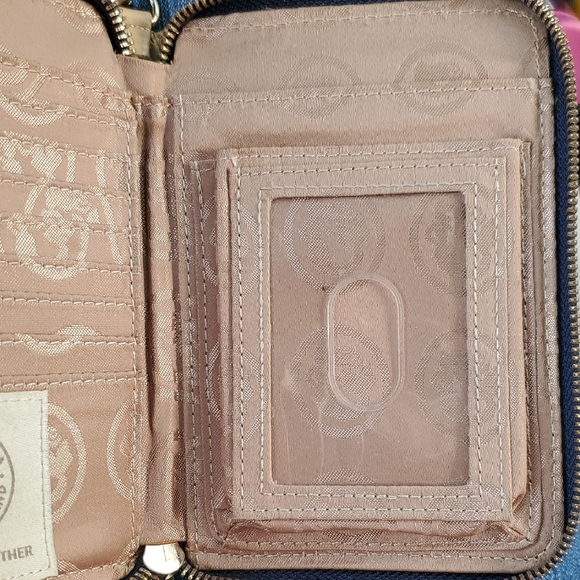 Spartina Navy and Yellow Green Leather Women's Wristlet Wallet - Picture 6 of 10